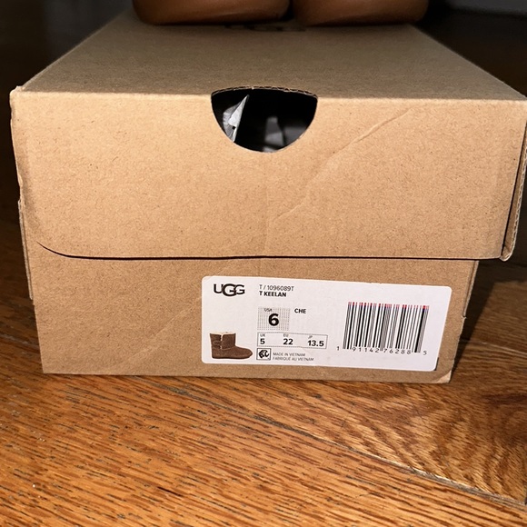 Ugg Keelan Boot - Picture 7 of 7